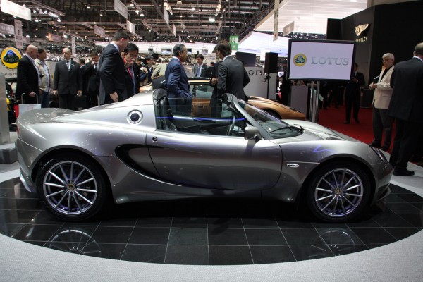 04-2011-lotus-elise-live.jpg