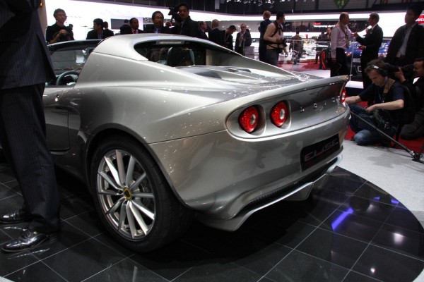 03-2011-lotus-elise-live.jpg