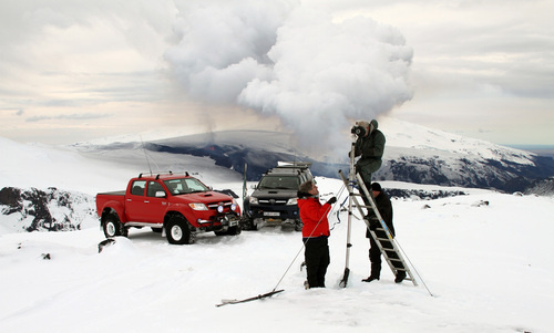500x_toyota_hilux_volcano_05.jpg