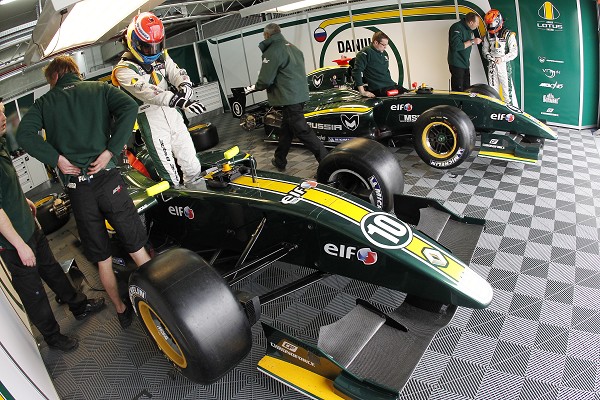 JLR_Paddock_Motorland.jpg