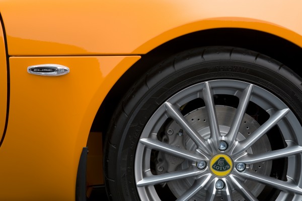 04-2011-lotus-elise-press-600x399.jpg