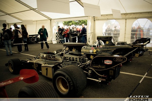 Classic Lotus Festival 2010 - Lotus Type 72 (1970, 72 & 73 World Champion).jpg
