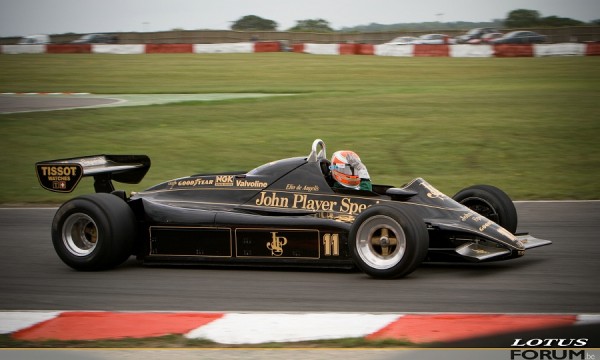 Classic Lotus Festival 2010 - Lotus Type 91 (1982) on the track.jpg
