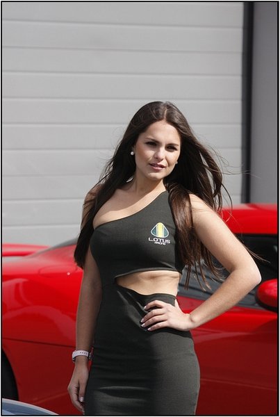 Lotus Evora promogirls 3.jpg