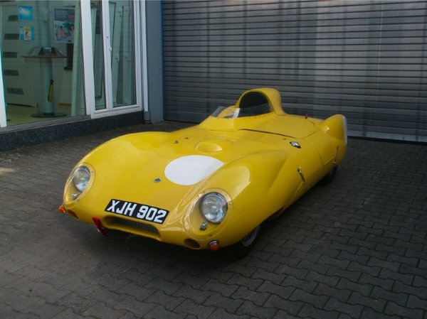 graham hill 002.jpg