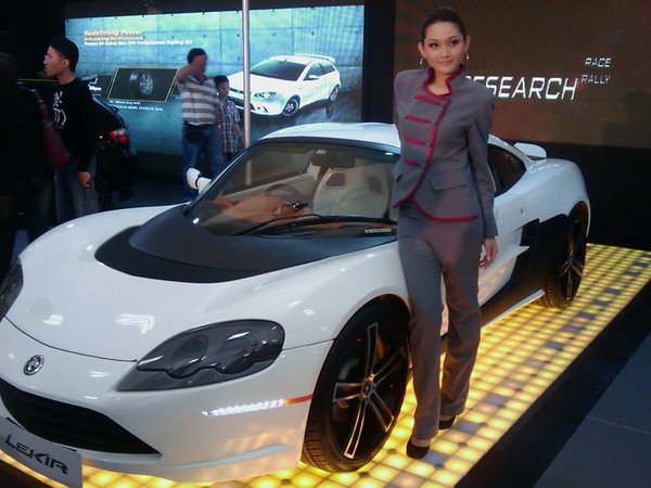 Proton at KLIM2010 - Nice Lady's.jpg