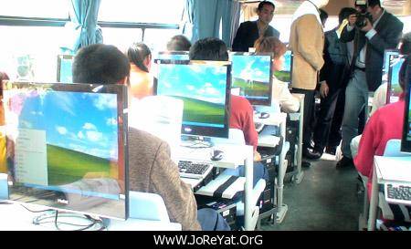 MICROSOFT BUS IN JAPAN 3.jpg