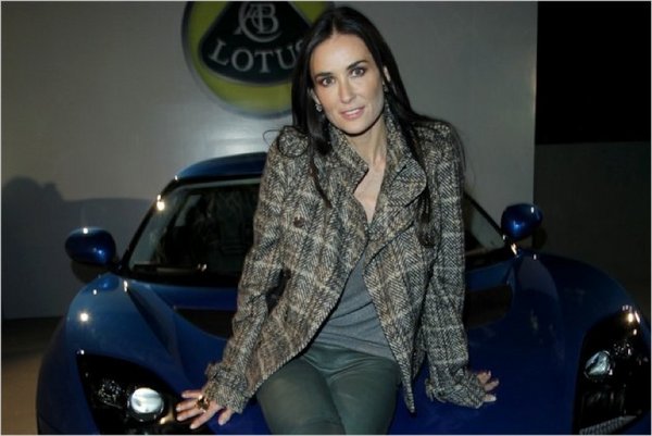 demi moore+evora.jpg