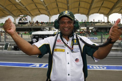 lotus-tony-fernandes-gets-officier-of-the-legion-d-honneur-title-19239_1-500x333.jpg
