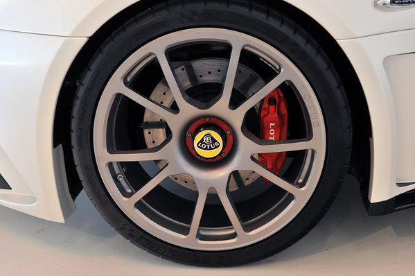 12-lotus-evora-gte-road-car-concept-1.jpg