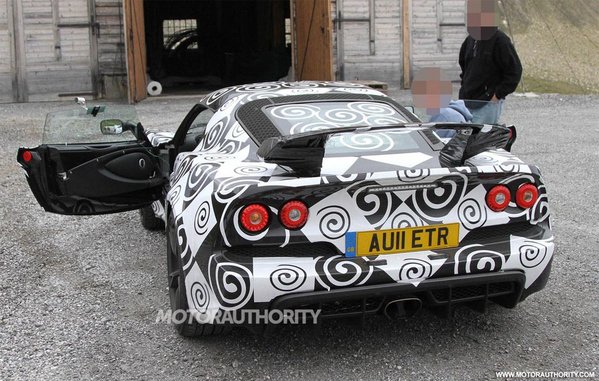 2013-lotus-exige-spy-shots_100361362_l.jpg