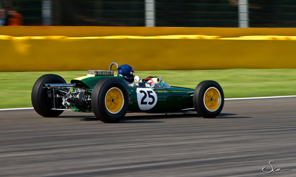 Lotus 25 - 1962 b.jpg