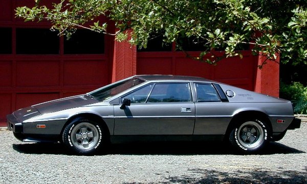 Lotus Esprit S2 '79 zilver USA zaz white lettering.jpg