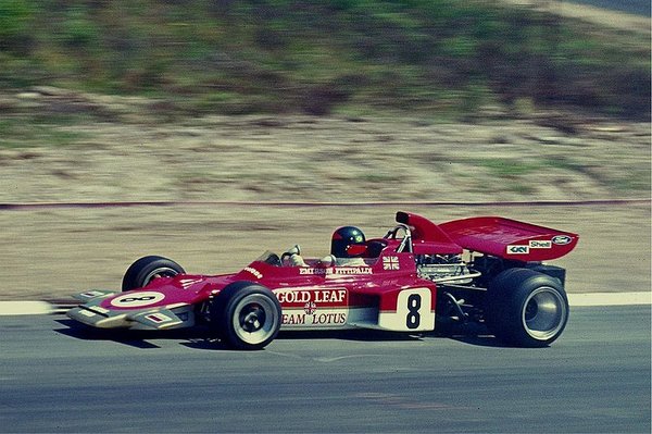 800px-1971_Emerson_Fittipaldi,_Lotus_72_(kl).JPG