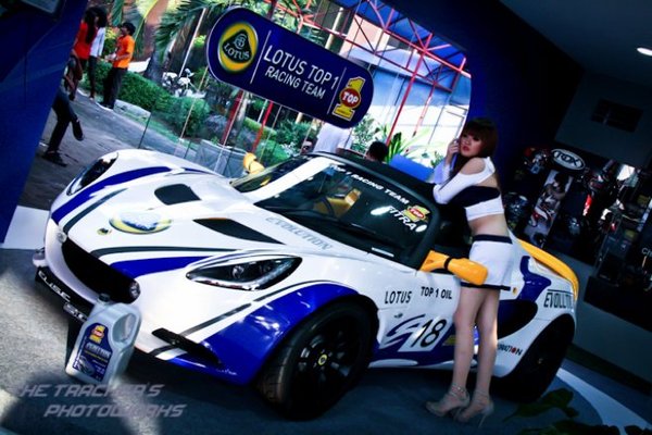 lotus_elise_by_thetrackers-d4inwj4-1.jpg