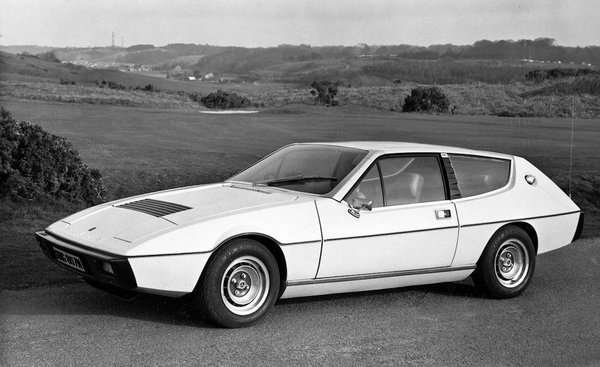 1974ndash1982-lotus-elite-photo-365624-s-986x603.jpg