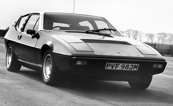 1974ndash1982-lotus-elite-photo-365625-s-986x603.jpg