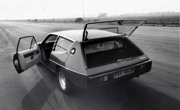 1974ndash1982-lotus-elite-photo-365627-s-1280x782.jpg