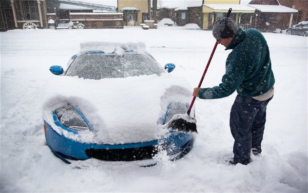 2011-Lotus-Evora-snow-covered.jpg