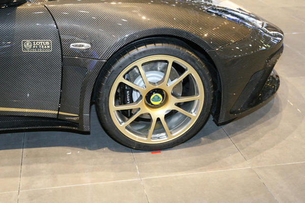 Lotus-F1-Team-Limited-Edition-Evora GTE-11.JPG