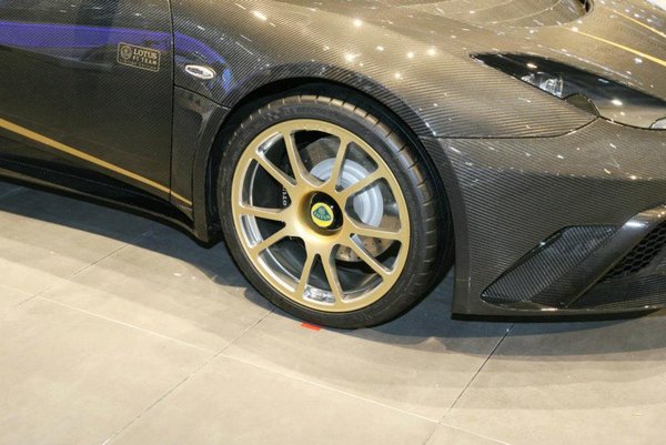 Lotus Evora GTE F1 Team Limited Edition 2.jpg