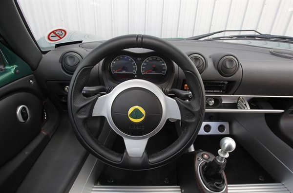 Lotus-Exige-2441212426193141600x1060.jpg