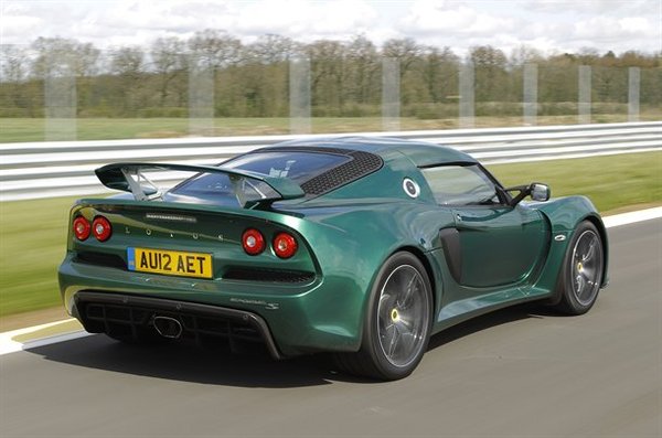 Lotus-Exige-2441212424375611600x1060.jpg