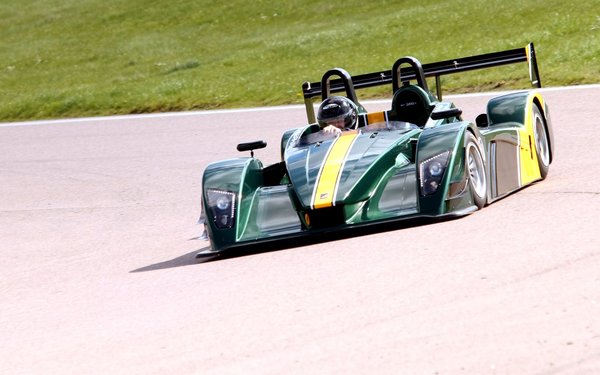 Caterham-SP-300R-front-end-in-motion.jpg