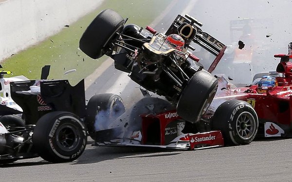 Crash GP F1 van België 2012.jpg