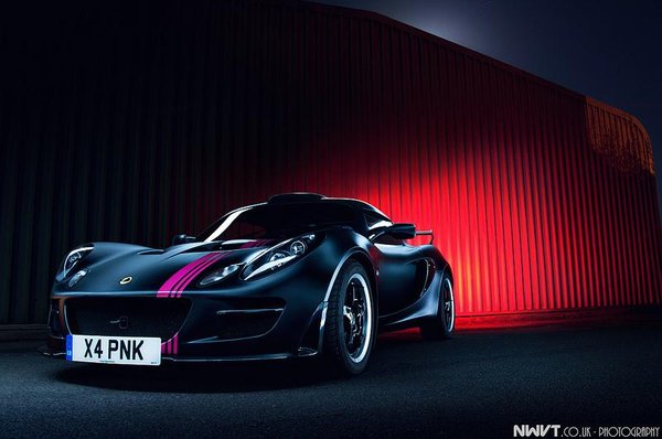 Satin Black and Pink Lotus Exige S 01.jpg