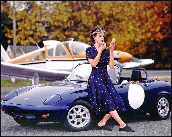 Lotus-girl.35224037_std.jpg