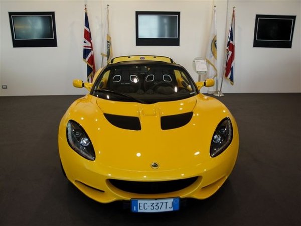 lotus-elise-roma-c252f8f207.jpg