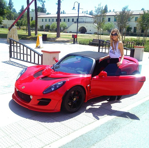 pretty-blonde-in-red-elise.png