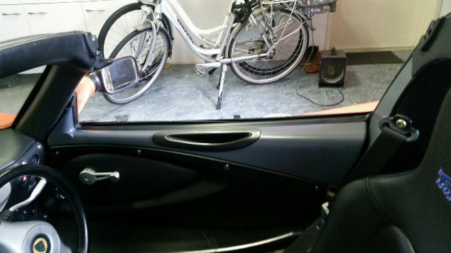 Plastidip is droog en alles is weer gemonteerd.
