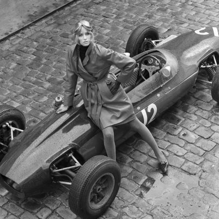 jill_kennington_with_a_lotus_formula_one_racing_car__eaton_mews_north__london__15th_september_1964_136.jpg