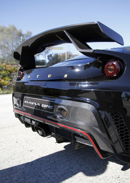 Lotus_Evora_GTE_F1_Edition_spotted_15.jpg