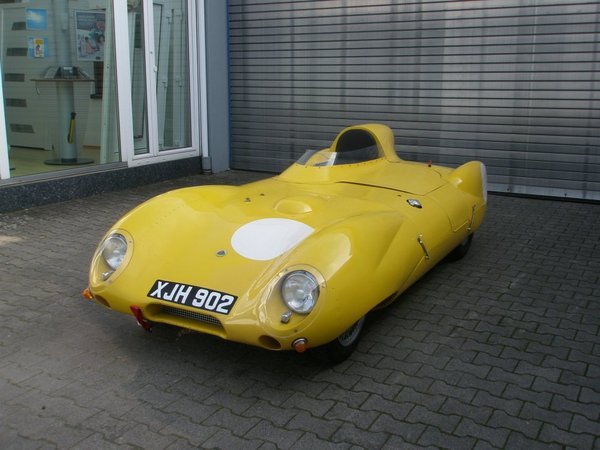 Lotus 11.jpg