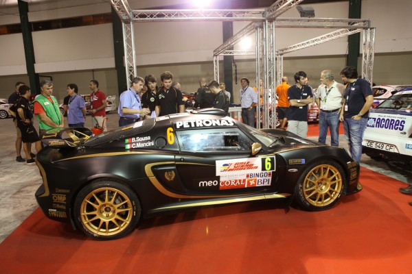 RALLYE VIHNO DA MADEIRA _LOTUS_ Scrutineering5.jpg