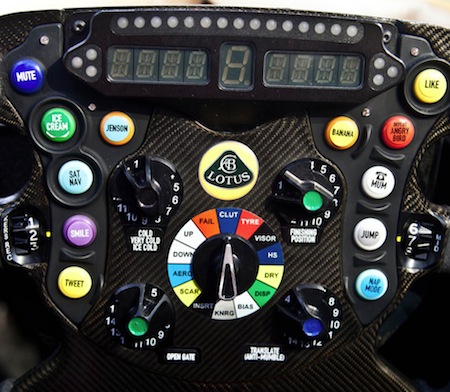 Lotus-F1-E21-Steering-Wheel-Kimi-Raikkonen.jpg