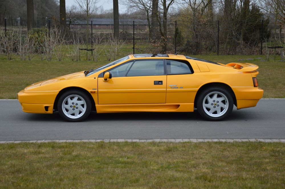 1990 Lotus Esprit Turbo SE U9 (0000635-02).JPG